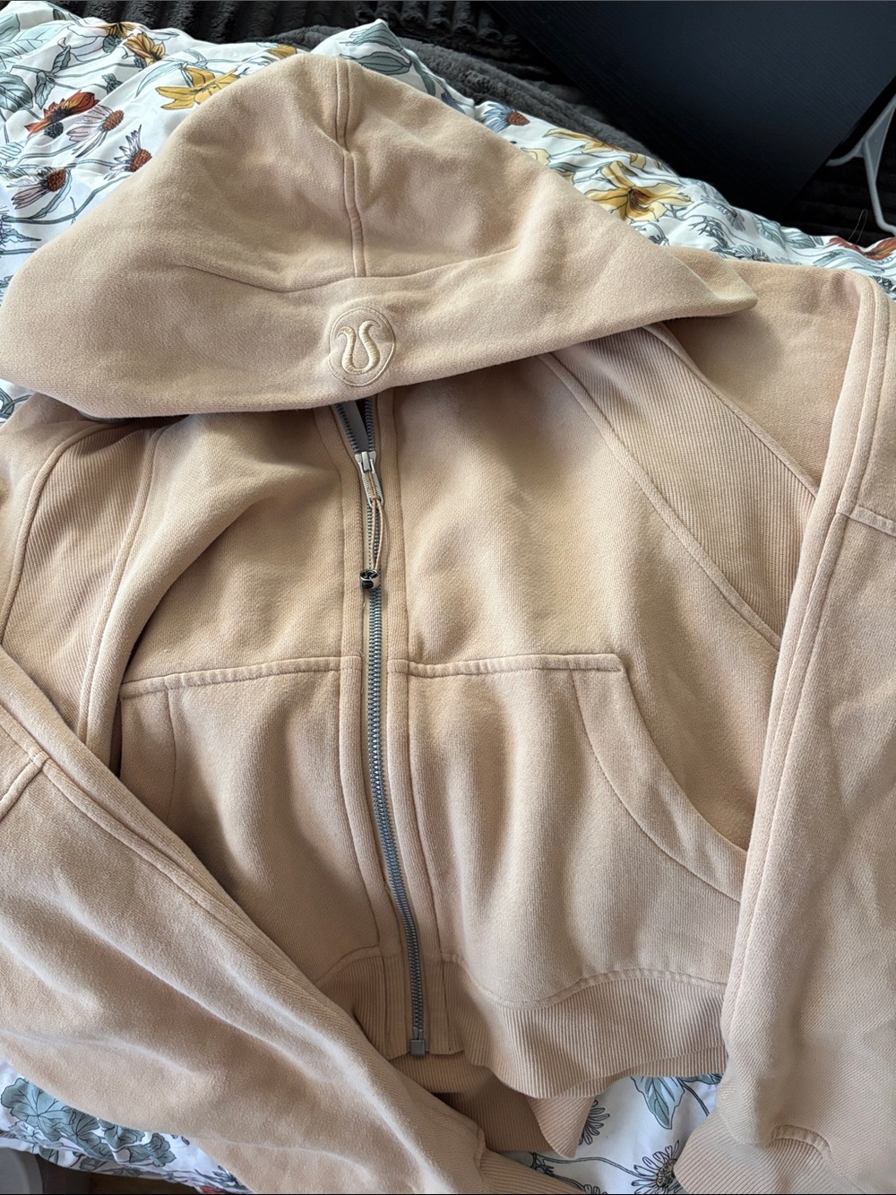 Lululemon Beige Zip-Up Cropped Scuba Hoodie